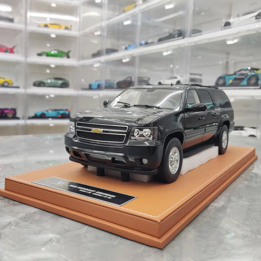 Chevrolet Suburban 2015 President SUV 1/18 Scale