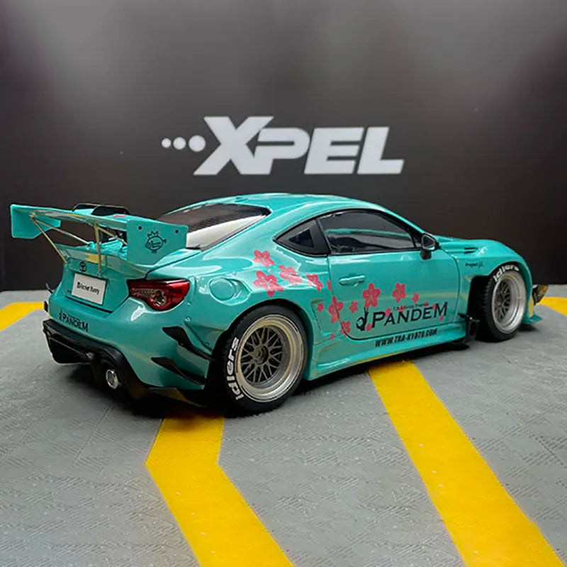 Toyota 86 Modified Sakura Die Cast 1/18 Scale COLLECTION